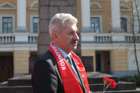 Псков: С именем Ленин - к победе социализма!
