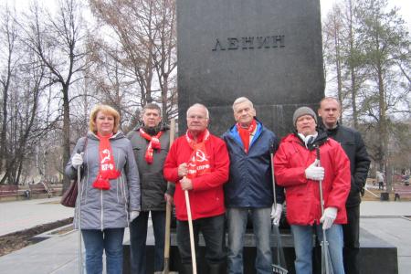 Пермские коммунисты приняли участие в ленинском субботнике