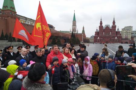Д.А. Парфенов: Гордись, советский человек, ты к звездам путь открыл с Земли!