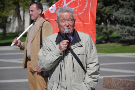 Астраханские коммунисты почтили память вождя мирового пролетариата