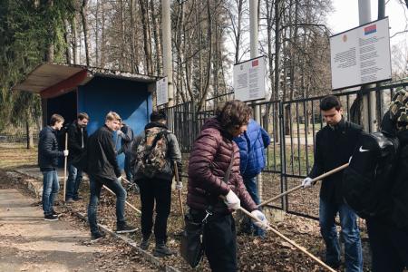 Субботник в Ленинских Горках