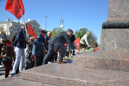 Астраханские коммунисты почтили память вождя мирового пролетариата