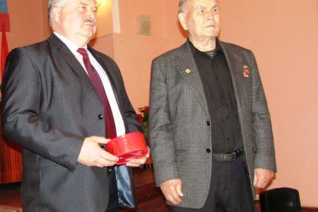 Курганские коммунисты провели смотр своих рядов накануне важных политических баталий