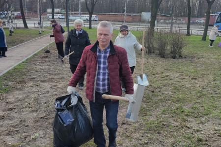 Сергей Пантелеев принял участие в общегородском субботнике в Санкт-Петербурге
