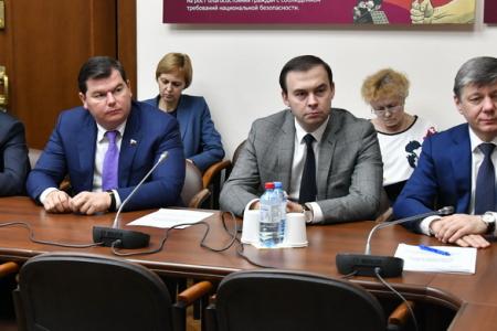 Депутаты фракции КПРФ в Госдуме награждены памятной медалью ЦК КПРФ «75 лет освобождения Крыма и Севастополя»