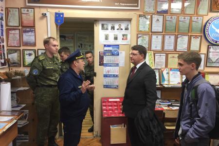 Первый секретарь Самарского ОК КПРФ Алексей Лескин встретился со студентами военной кафедры при Самарском университете