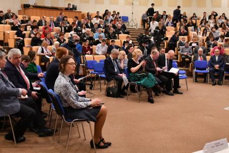 Г.А. Зюганов выступил на круглом столе фракции КПРФ в Госдуме: «Борьба с бедностью в России: лозунги и реалии»