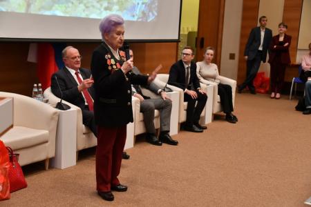 «Истоки нашей Победы». Г.А. Зюганов провел открытый патриотический урок для студентов и школьников