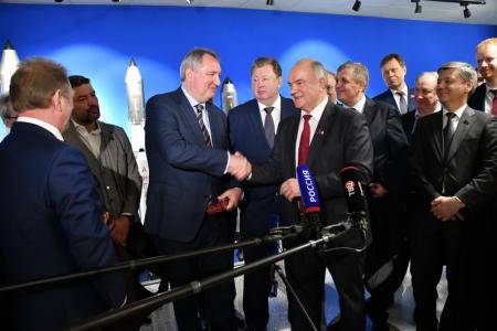 Г.А. Зюганов предложил простить долги Центру им. Хруничева