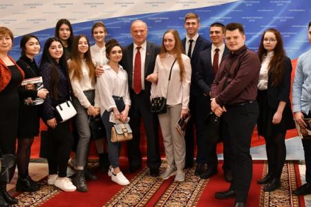 Г.А. Зюганов выступил на круглом столе фракции КПРФ в Госдуме: «Борьба с бедностью в России: лозунги и реалии»