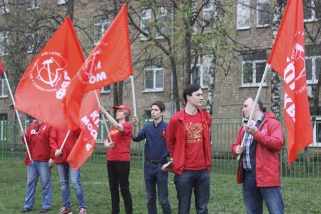 Денис Парфенов встретился с жителями столичного района Зюзино