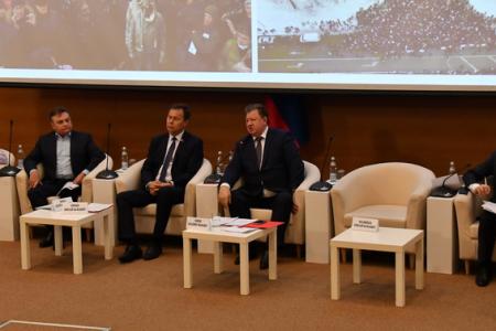 Фракция КПРФ в Госдуме провела круглый стол по теме обеспечения безопасности сетей, обслуживающих жилой фонд