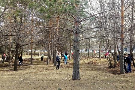 В Челябинске продолжаются юбилейные субботники коммунистов