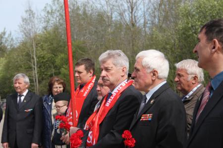 Коммунисты Пскова почтили память Почётного гражданина Пскова Михаила Минина, водрузившего Знамя Победы над Рейхстагом