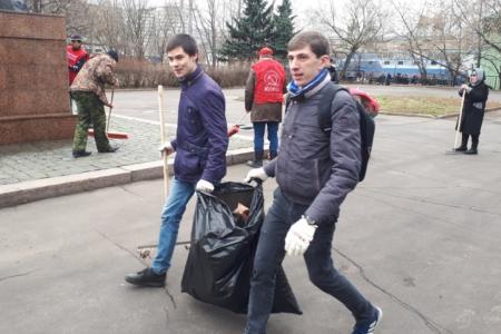 Московские коммунисты и комсомольцы отметили 100-летие Великого почина
