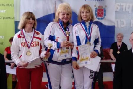 Новосибирская коммунистка выиграла золотую медаль на первенстве России по пауэрлифтингу