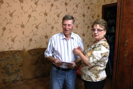 Ольга Алимова поздравила с юбилеем ветерана 