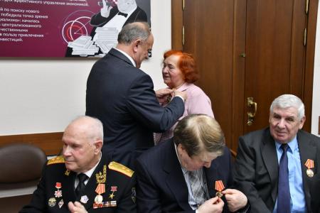 Г.А. Зюганов наградил памятными медалями ЦК КПРФ ветеранов космонавтики