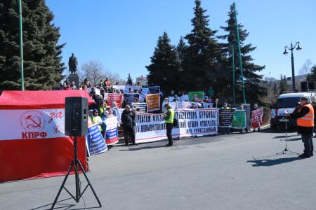 В Омске прошел митинг обманутых дольщиков