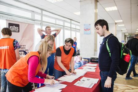 Спортивный клуб КПРФ провел второй этап заплывов в бассейнах