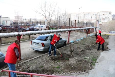 Саратовские коммунисты верны традициям коммунистических субботников