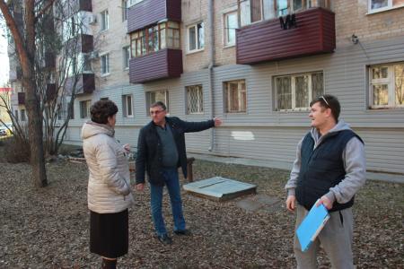 Депутат Тюменской областной Думы встретилась с жильцами дома №61 по улице Киевской в городе Тюмени
