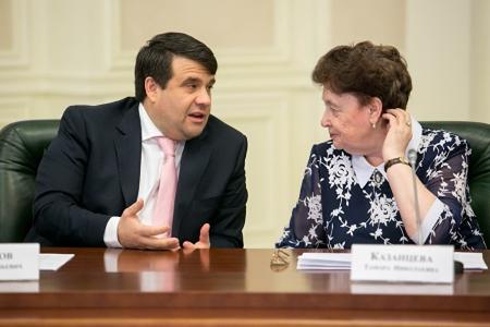 Первый секретарь Тюменского обкома КПРФ Т.Н. Казанцева приняла участие в заседании совета политических партий Уральского Федерального округа