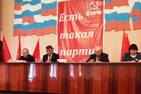 Курганские коммунисты провели смотр своих рядов накануне важных политических баталий