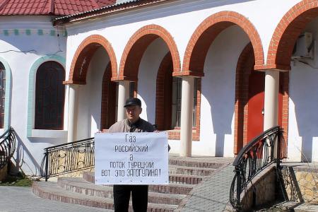 Саратовская область (р.п.Озинки). Одиночные пикеты КПРФ против бездарной власти