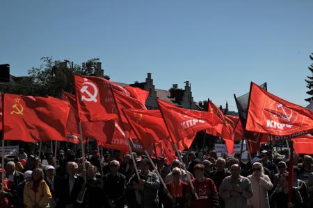 Калининградцы вышли на демонстрацию в честь Первого Мая