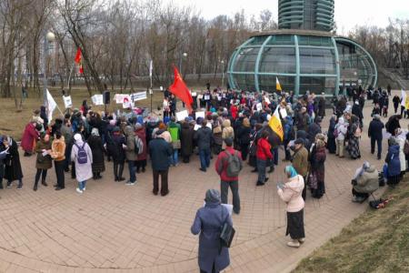 "Не допустим цифровой кабалы!". При поддержке КПРФ в Госдуме проведен круглый стол