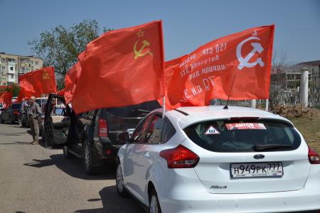 День Победы в Астрахани отметили автопробегом и митингом