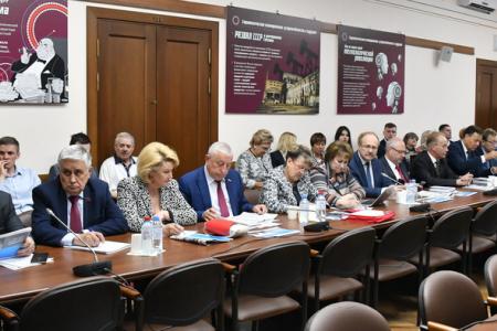 Депутаты-коммунисты в Госдуме провели встречу с Председателем Центробанка
