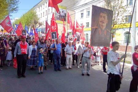 Кировские коммунисты отметили 74-ю годовщину Великой Победы советского народа