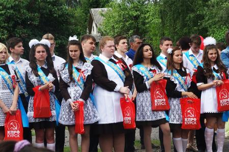 Курская область. Н.Н. Иванов выступил на «последнем звонке» перед учителями и школьниками
