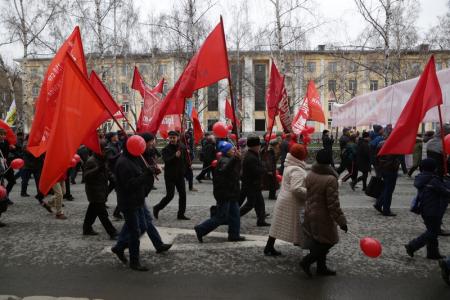 «Наш мэр — Локоть»: Новосибирские коммунисты приняли участие в Первомайском митинге