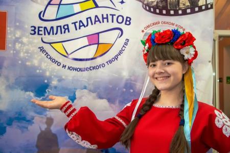 «Земля талантов» в Омске: советская классика на сцене Кировского Дворца культуры