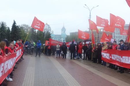 Н.Н. Иванов принял участие в Первомайской демонстрации в Курске