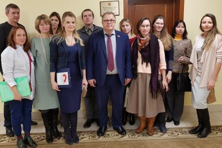 "Не допустим цифровой кабалы!". При поддержке КПРФ в Госдуме проведен круглый стол