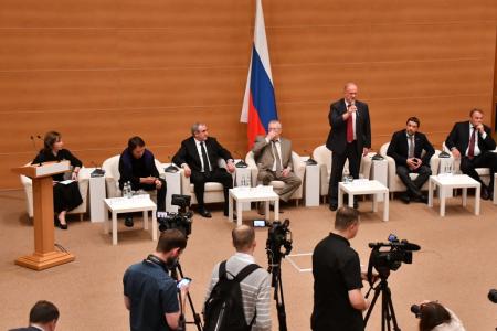 Г.А. Зюганов выступил в Госдуме на премьерном показе фильма «Донбасс. Окраина»