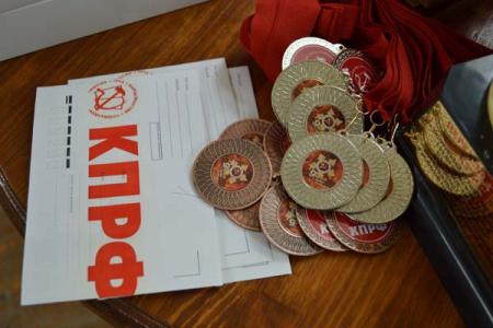 Коммунисты Калмыкии оказали помощь в проведении волейбольного турнира