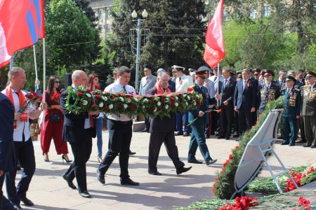 Сталинградские коммунисты отмечают день Великой Победы