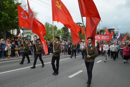 Цвет Победы красный: Севастопольские коммунисты отметили День Победы