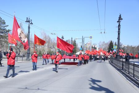 В Омске состоялись первомайские демонстрация и митинг