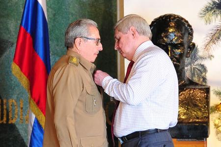 Глава Кубы Диас-Канель Бермудес провел встречу с И.И. Мельниковым и Д.Г. Новиковым