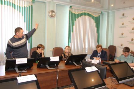 Владимир Поздняков продолжает заниматься вопросами переселения граждан из аварийного жилья