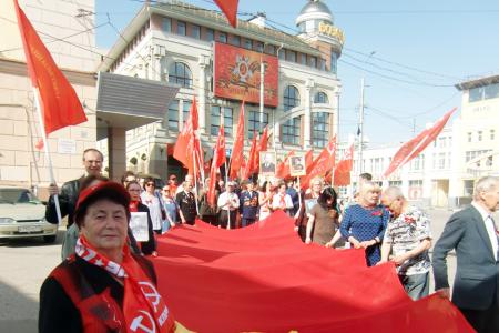 Ивановские коммунисты прошли по улицам города «Колонной Памяти»