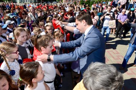 В Орле прошла торжественная линейка, посвященная 97-й годовщине пионерской организации