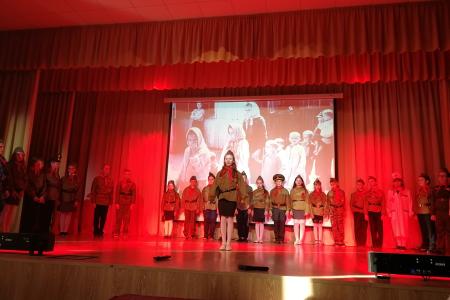 Пионеры Новосибирска организовали праздничный концерт для Детей войны