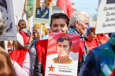 «Красная колонна» на Параде Победы в Томске